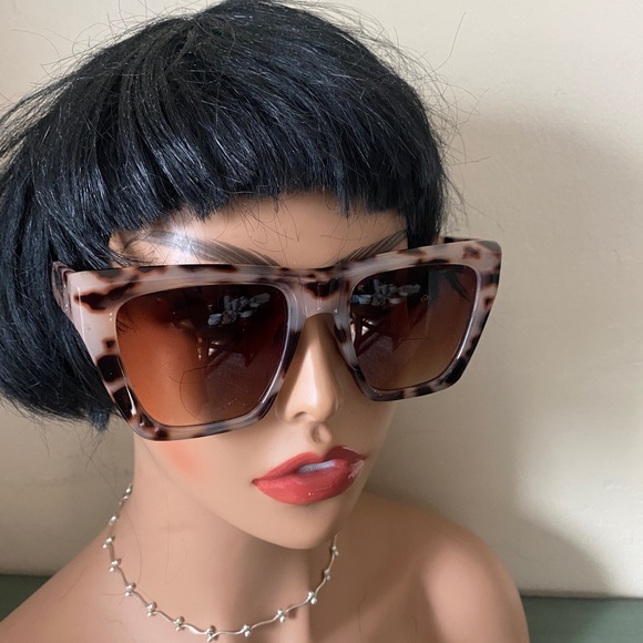 Ladeesse bifocal sunglasses. +2.50. - Picture 2 of 10